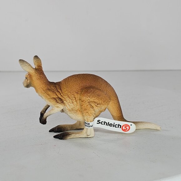 Schleich Kangaroo Mom With Joey Figurine #14756 - Picture 3 of 10
